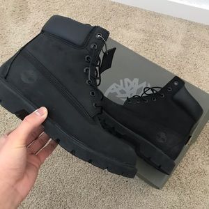 8 1/2 men’s 6in basic black timberland boots